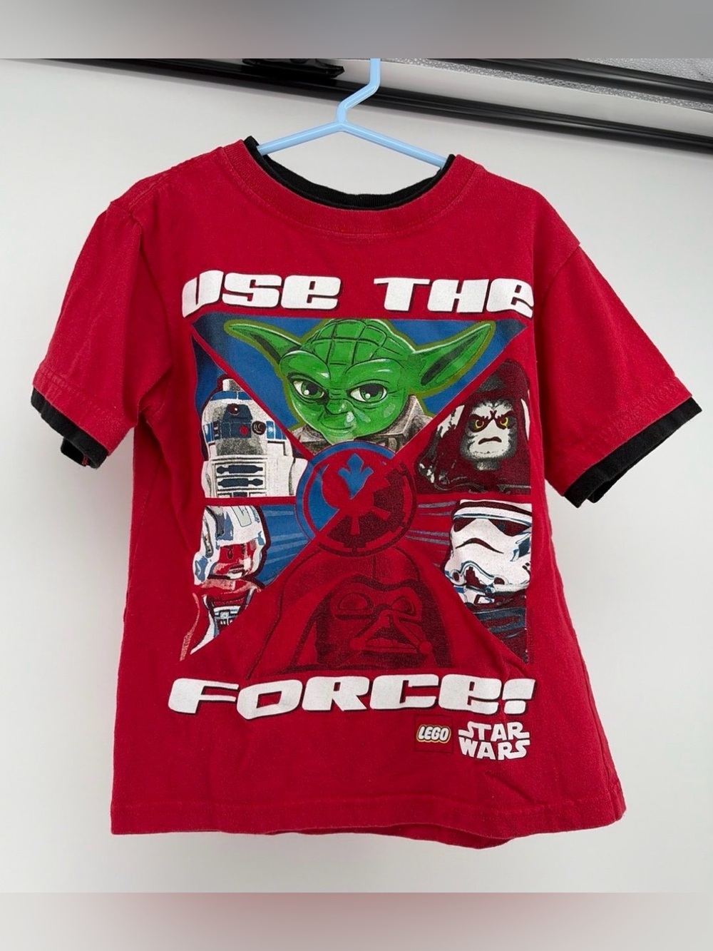 LEGO Star Wars Boys Use The Force Red/Characters Short Sleeve Shirt- M (5/6)